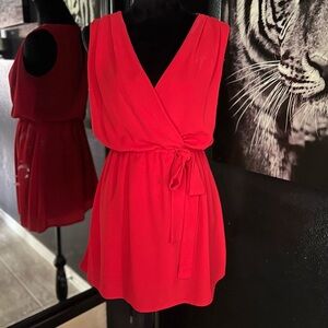 🔥3 for $25🔥 CUTE LITTLE RED DRESS WITH LOW V FRONT WITH SIDE BOW SZ S